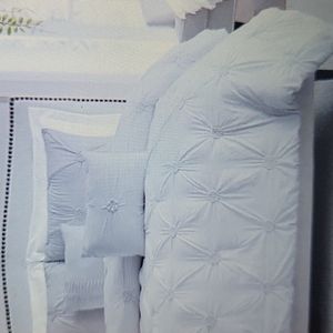 Swift Home Floral Pintuck Twin/Twin XL 2 pc comforter set Gray New in bag …